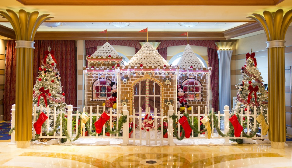 Casa de jengibre gigante en barco de Disney. Foto Disney Cruise Line